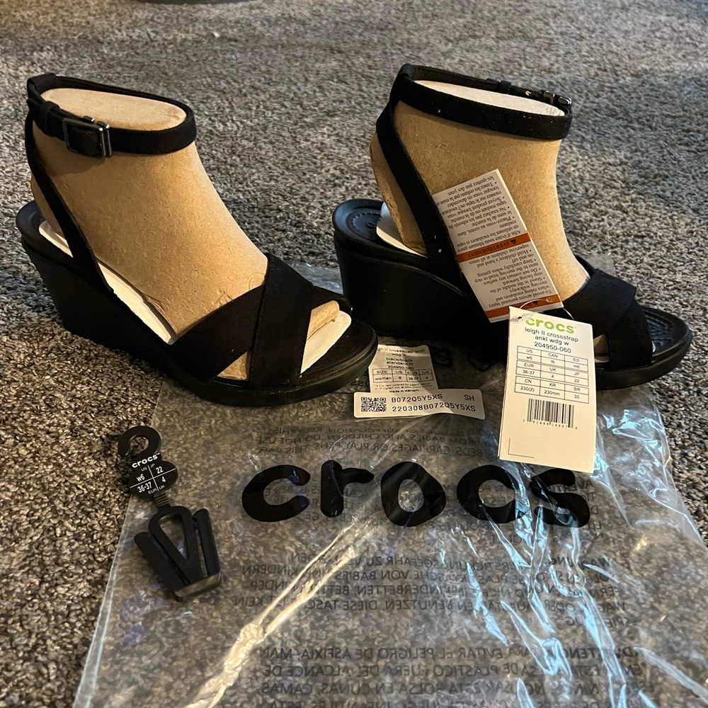 Crocs Leigh II Crossstrap Ankle Wedge shoes